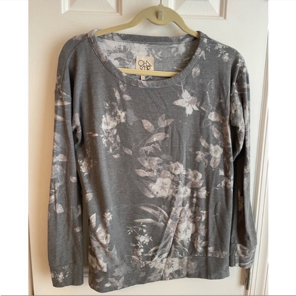 Chaser Pullover Crew Neck Grey Floral Small
